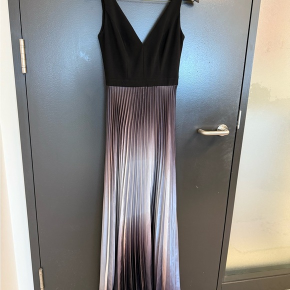 Betsy & Adam size 4 GUC Red Pleated V-Neck Maxi Dress- seee full description - Picture 2 of 16